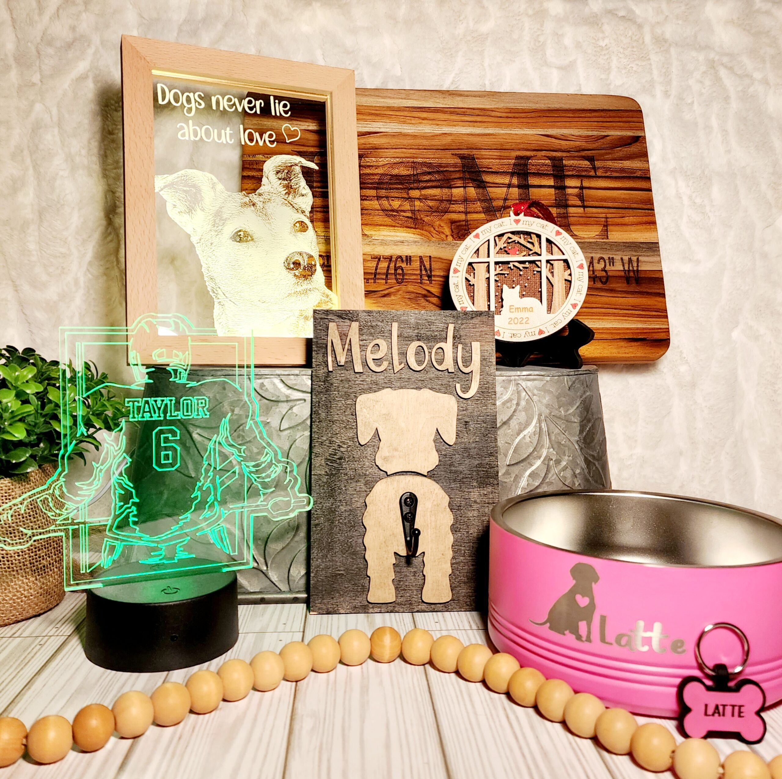 Personalized Acrylic Salad Bowl w/Divider and Salad Hands – Cat's